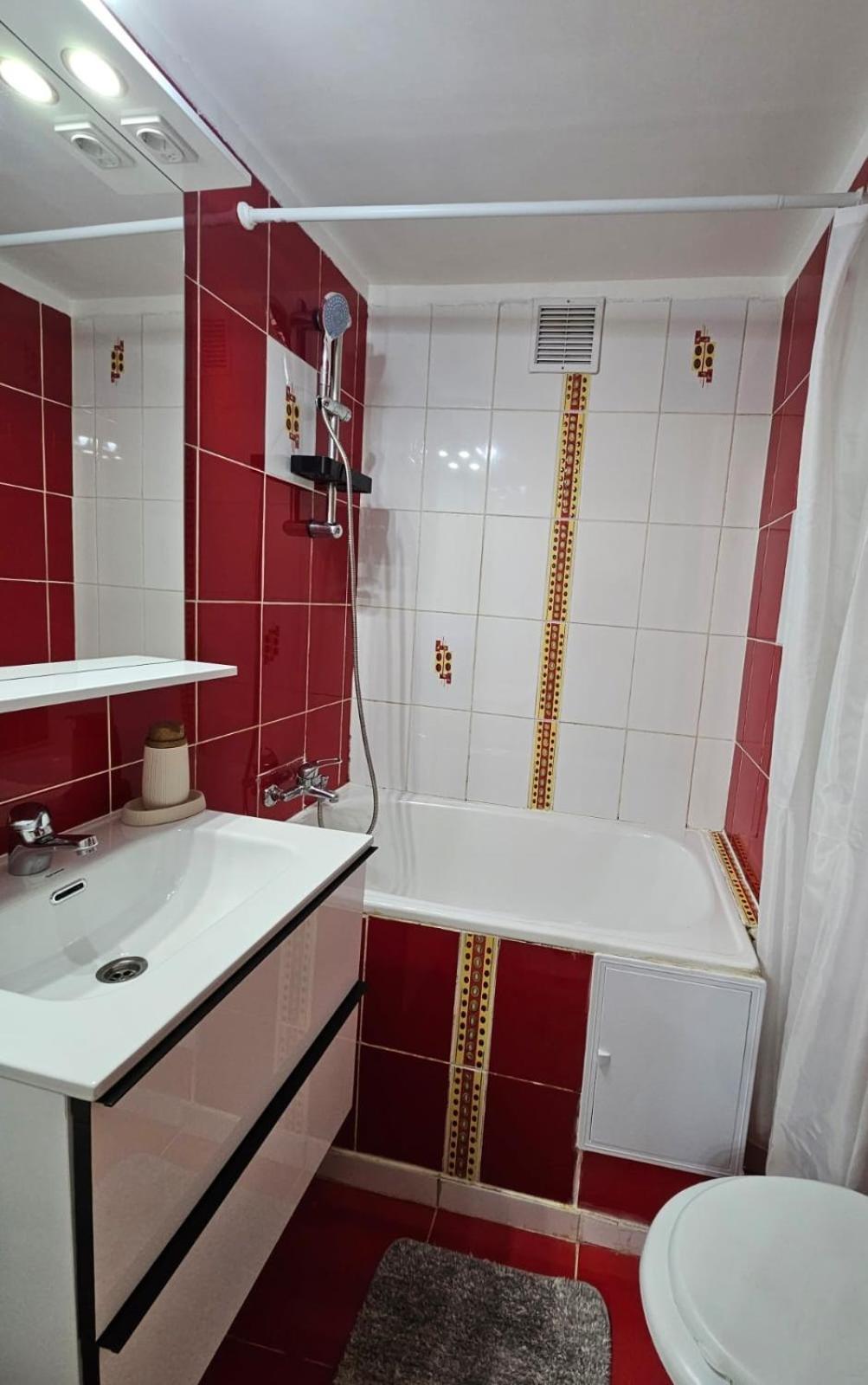 Kiwi Apart-Hotel 1Br Wi-Fi Free - Close To Old Town - Cozy Location - Shorter Or Longer Stay - R&M Boutique 부쿠레슈티 외부 사진
